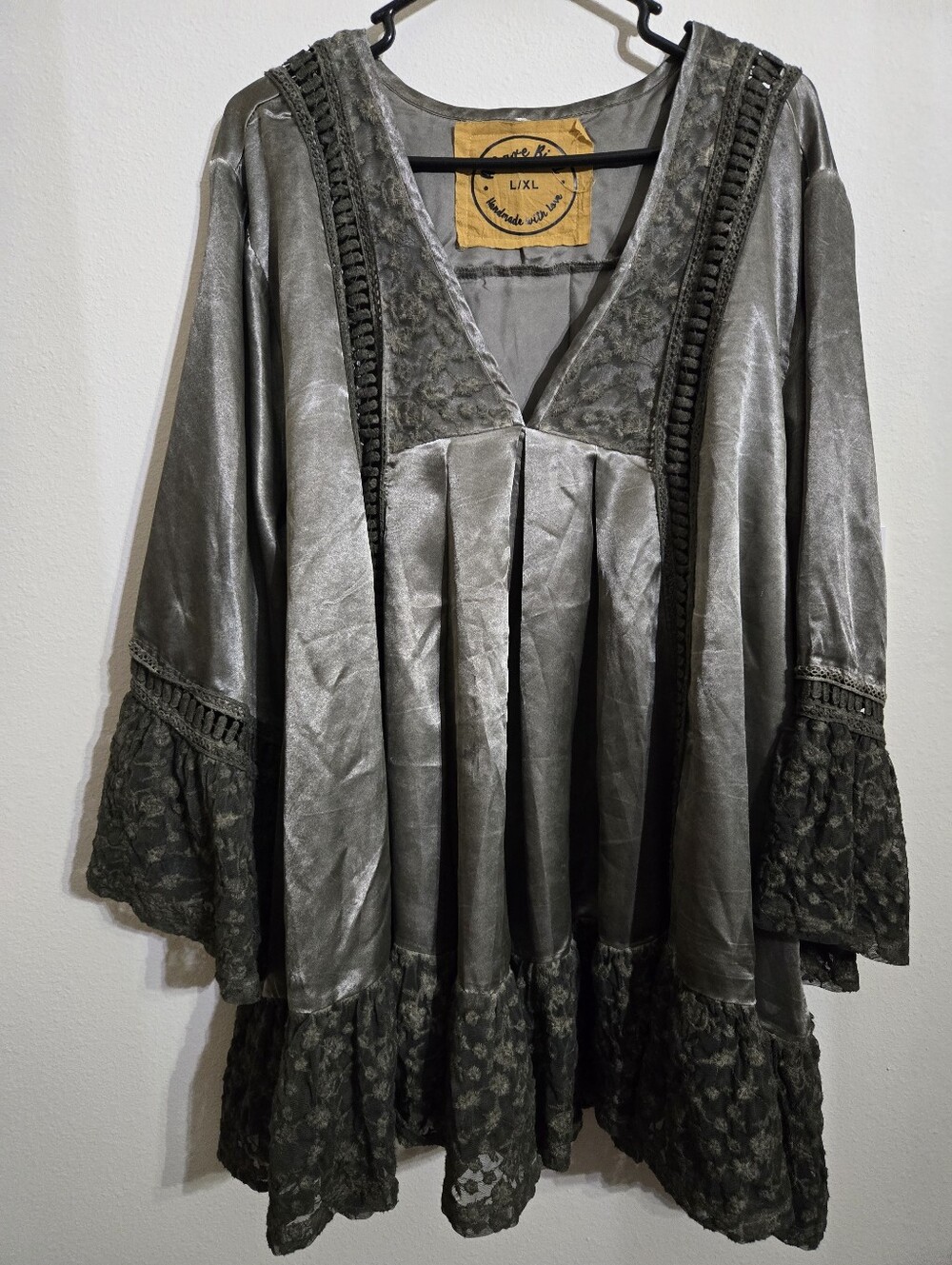 Women's Gray Lace-Trim V-Neck Tunic — Unbranded